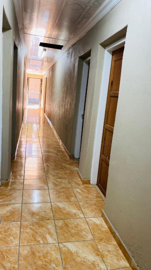 Super Classic Guest House Pretoria-Noord Extérieur photo